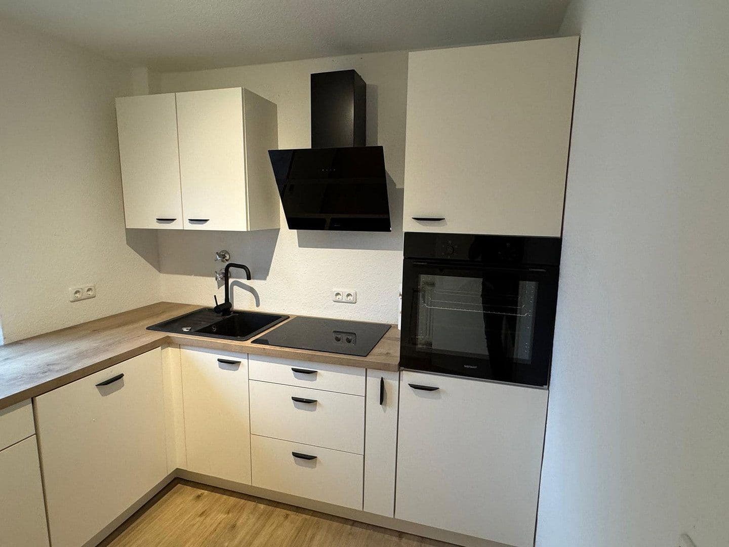 Prenájom bytu 4-izbový 83 m², Kiwittenberg 43, Oberhausen, Severné Porýnie - Westfálsko Prenájom bytu 4-izbový 83 m², Kiwittenberg 43, Oberhausen, Severné Porýnie - Westfálsko