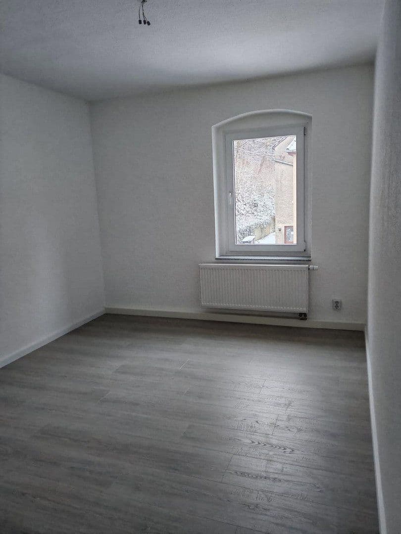 Prenájom bytu 3-izbový 80 m², Lößnitztal 122, Oederan, Sasko Prenájom bytu 3-izbový 80 m², Lößnitztal 122, Oederan, Sasko