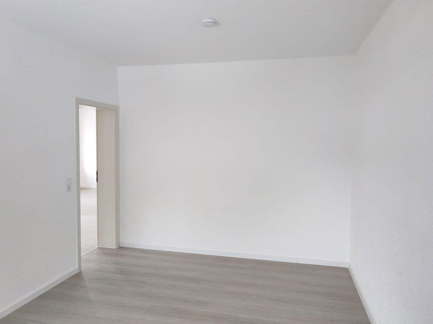 Prenájom bytu 3-izbový 80 m², Lößnitztal 122, Oederan, Sasko Prenájom bytu 3-izbový 80 m², Lößnitztal 122, Oederan, Sasko