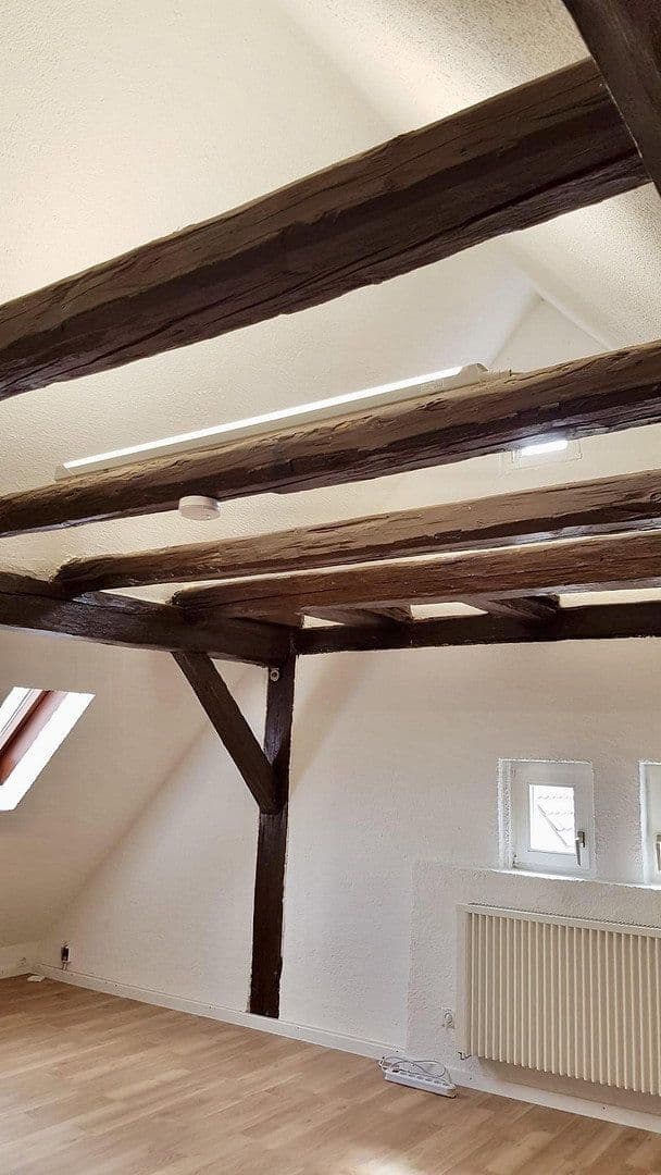 Prenájom bytu 4-izbový 90 m², Simmozheim, Bádensko-Wurttembersko Prenájom bytu 4-izbový 90 m², Simmozheim, Bádensko-Wurttembersko