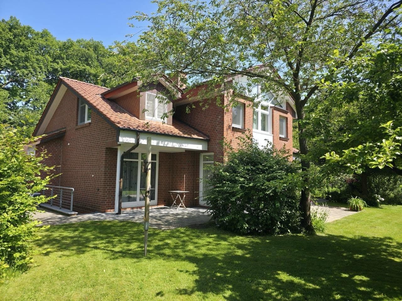 Predaj domu 255 m², pozemok 1.810 m², Jesteburg, Dolné Sasko Predaj domu 255 m², pozemok 1.810 m², Jesteburg, Dolné Sasko