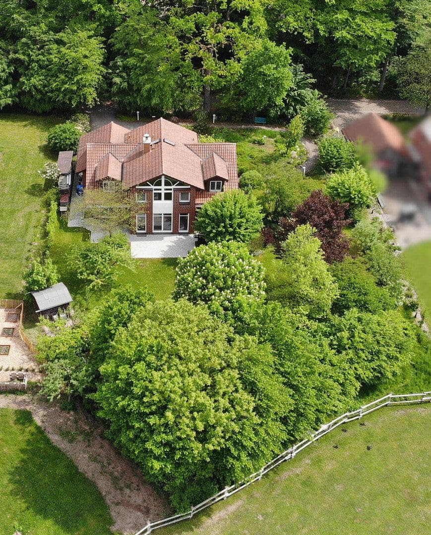 Predaj domu 255 m², pozemok 1.810 m², Jesteburg, Dolné Sasko Predaj domu 255 m², pozemok 1.810 m², Jesteburg, Dolné Sasko