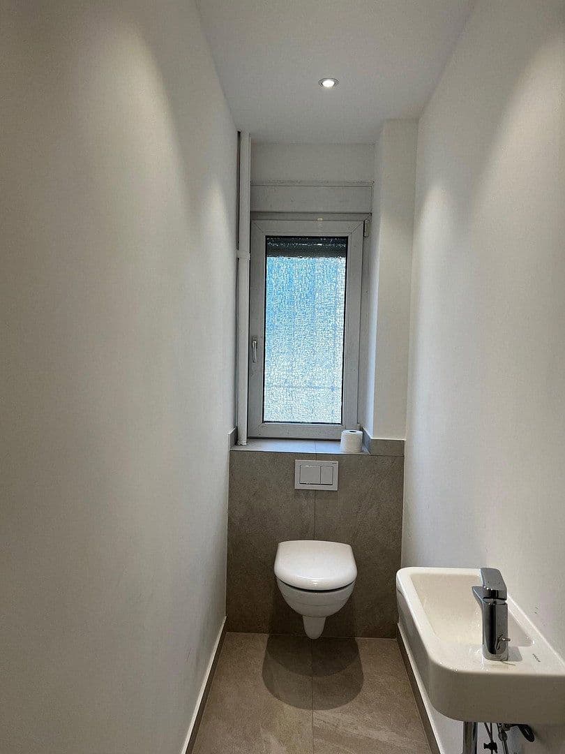 Prenájom bytu 3-izbový 101 m², Emil-Heckel-Str. 12, Mannheim, Bádensko-Wurttembersko Prenájom bytu 3-izbový 101 m², Emil-Heckel-Str. 12, Mannheim, Bádensko-Wurttembersko