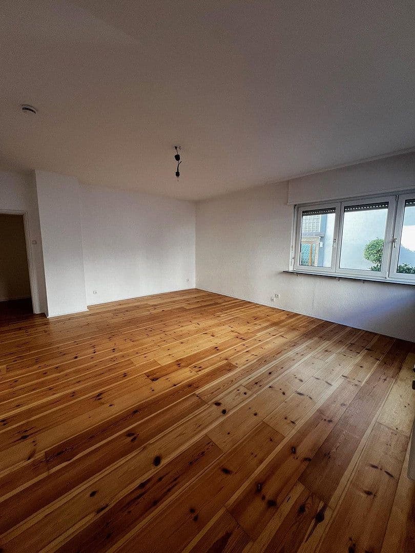 Prenájom bytu 3-izbový 101 m², Emil-Heckel-Str. 12, Mannheim, Bádensko-Wurttembersko Prenájom bytu 3-izbový 101 m², Emil-Heckel-Str. 12, Mannheim, Bádensko-Wurttembersko