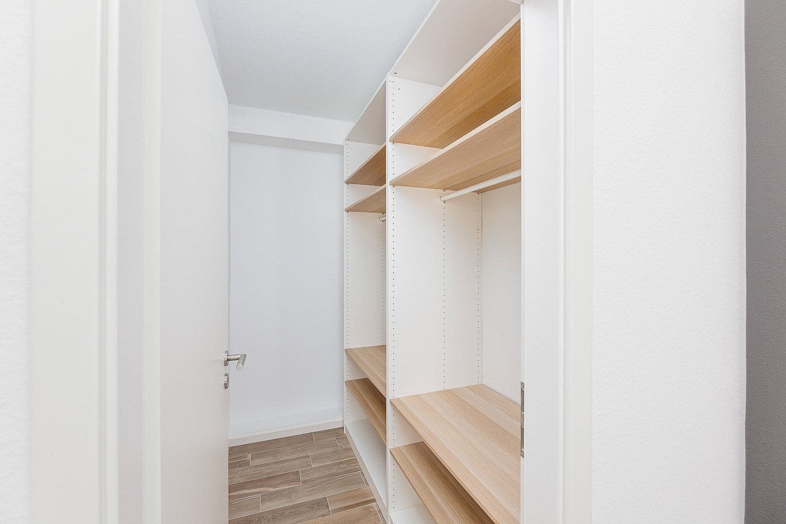 Prenájom bytu 2-izbový 45 m², Ezanvillestr. 14, Heidelberg, Bádensko-Wurttembersko Prenájom bytu 2-izbový 45 m², Ezanvillestr. 14, Heidelberg, Bádensko-Wurttembersko