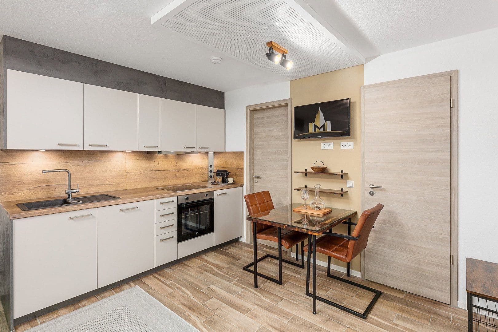 Prenájom bytu 2-izbový 45 m², Ezanvillestr. 14, Heidelberg, Bádensko-Wurttembersko Prenájom bytu 2-izbový 45 m², Ezanvillestr. 14, Heidelberg, Bádensko-Wurttembersko