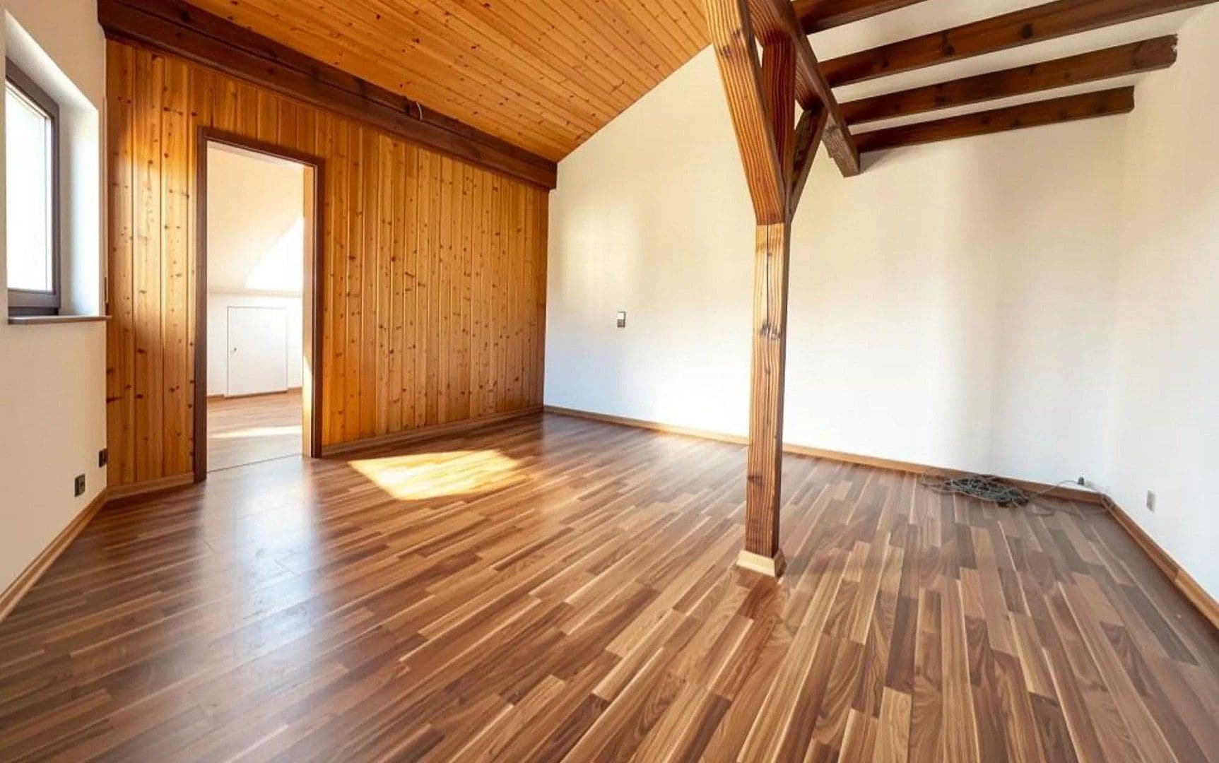 Prenájom bytu 2-izbový 84 m², Eberdingen, Bádensko-Wurttembersko Prenájom bytu 2-izbový 84 m², Eberdingen, Bádensko-Wurttembersko