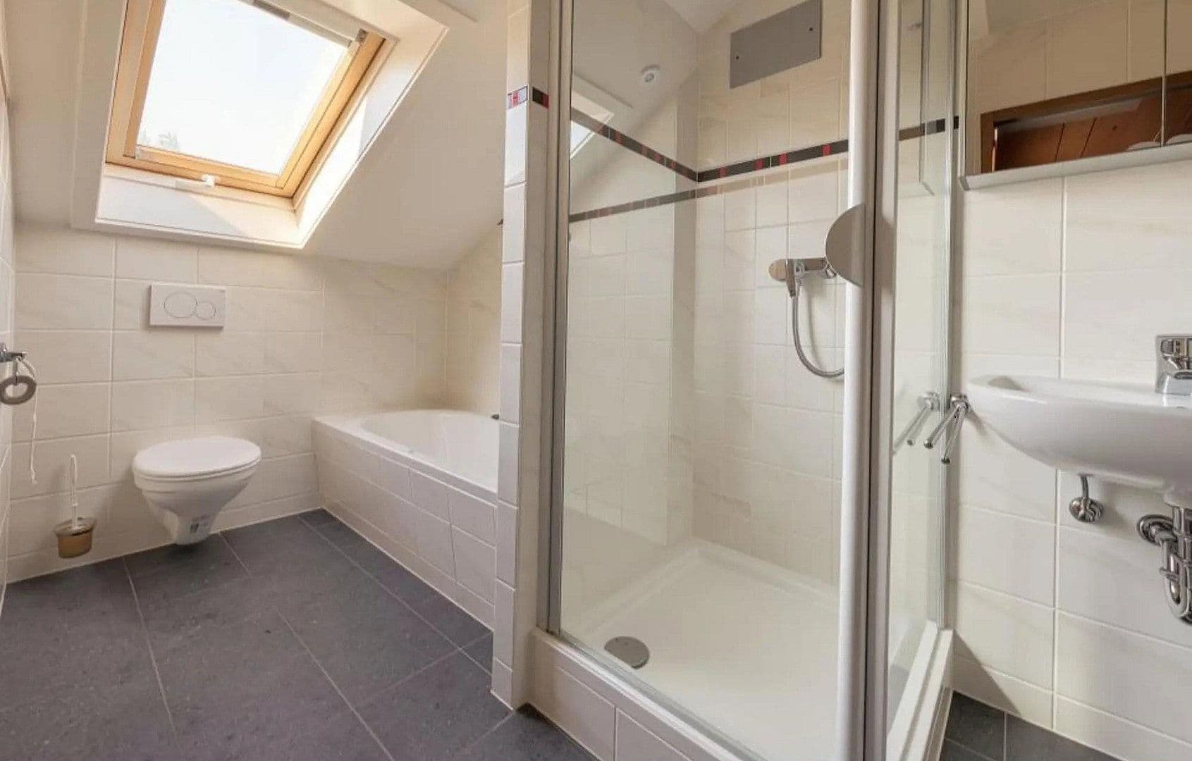 Prenájom bytu 2-izbový 84 m², Eberdingen, Bádensko-Wurttembersko Prenájom bytu 2-izbový 84 m², Eberdingen, Bádensko-Wurttembersko