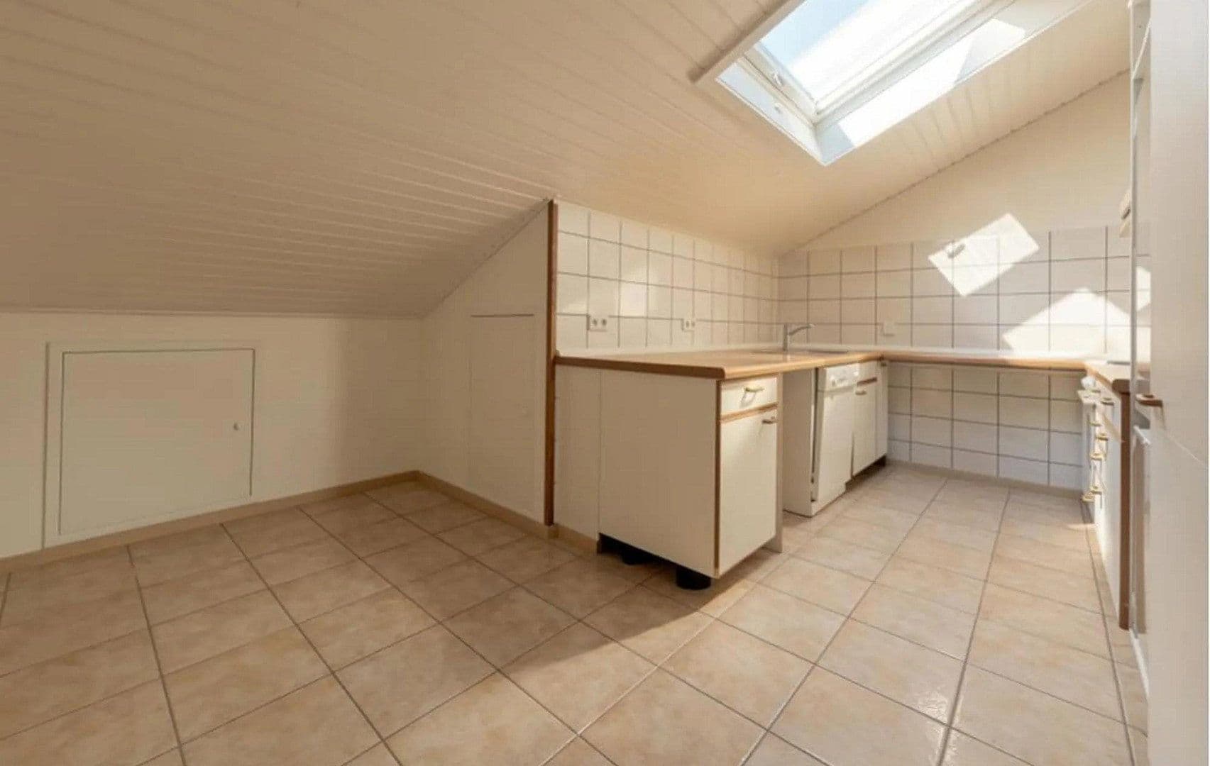 Prenájom bytu 2-izbový 84 m², Eberdingen, Bádensko-Wurttembersko Prenájom bytu 2-izbový 84 m², Eberdingen, Bádensko-Wurttembersko