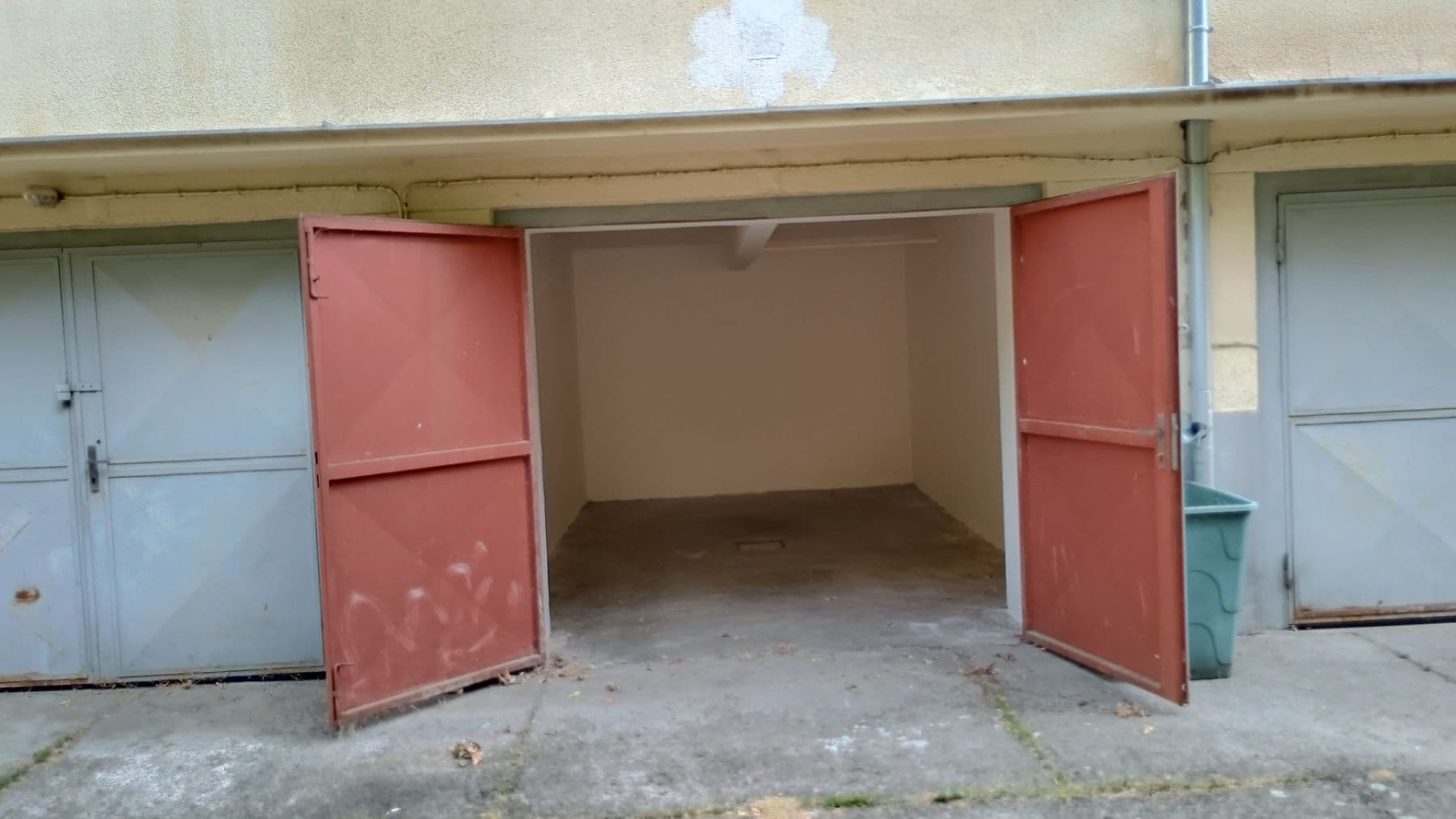 Prenájom garáže 20 m², Praha, Praha Prenájom garáže 20 m², Praha, Praha