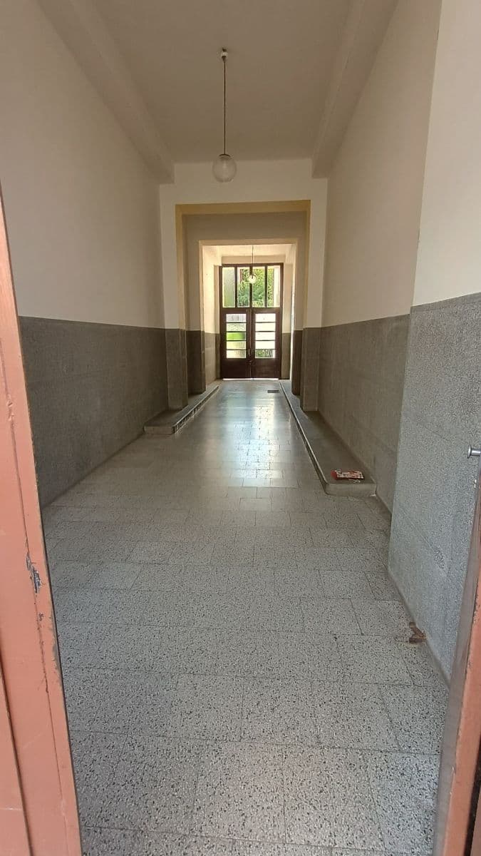 Prenájom garáže 20 m², Praha, Praha Prenájom garáže 20 m², Praha, Praha