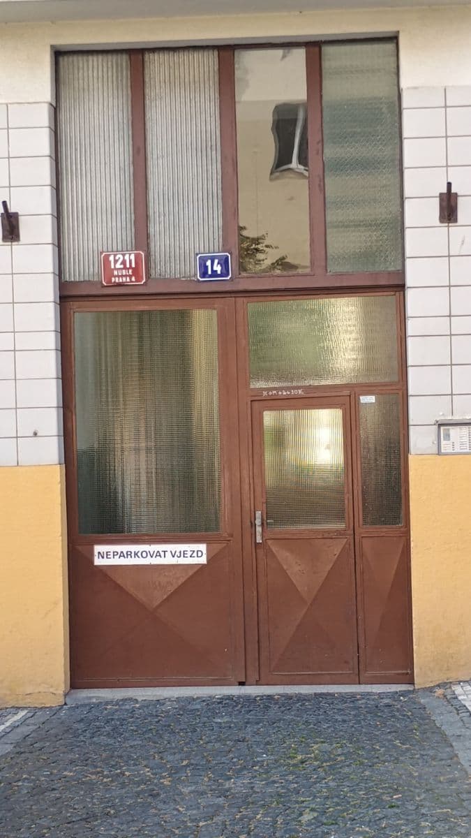 Prenájom garáže 20 m², Praha, Praha Prenájom garáže 20 m², Praha, Praha