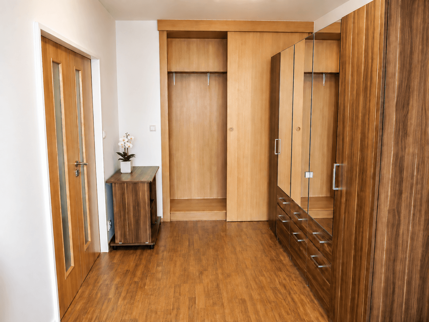 Prenájom bytu 3-izbový 75 m², Lešenská, Praha, Praha Prenájom bytu 3-izbový 75 m², Lešenská, Praha, Praha