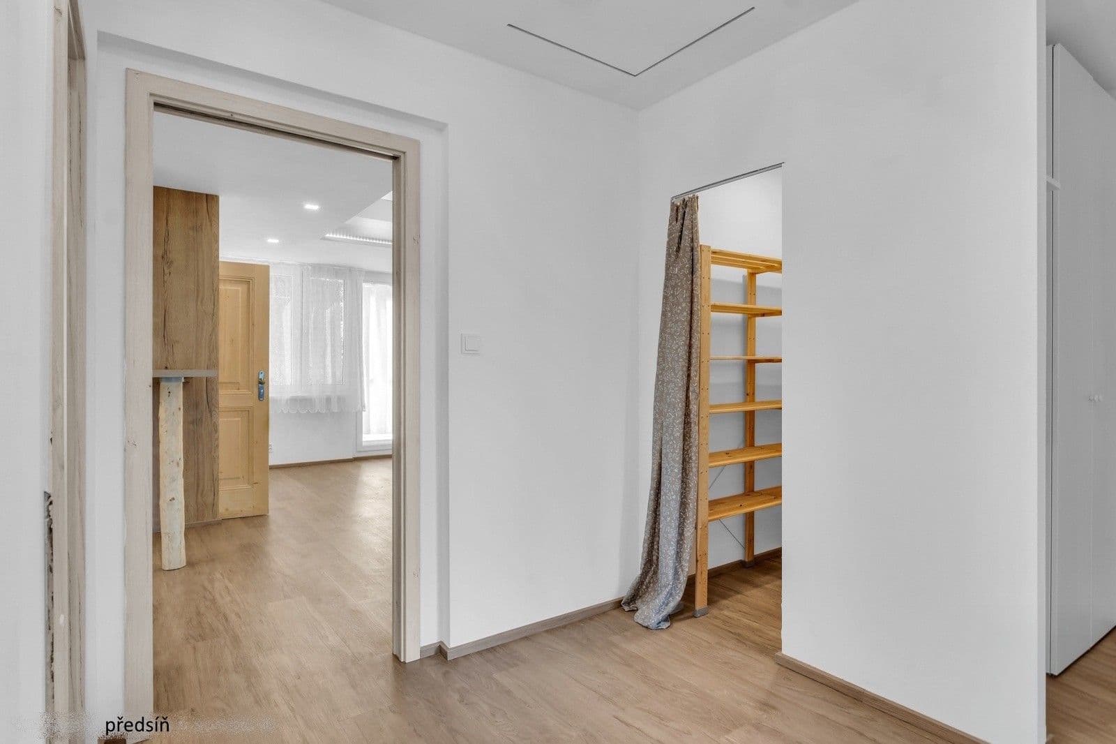 Prenájom bytu 4-izbový 78 m², Ohradní, Praha, Praha Prenájom bytu 4-izbový 78 m², Ohradní, Praha, Praha