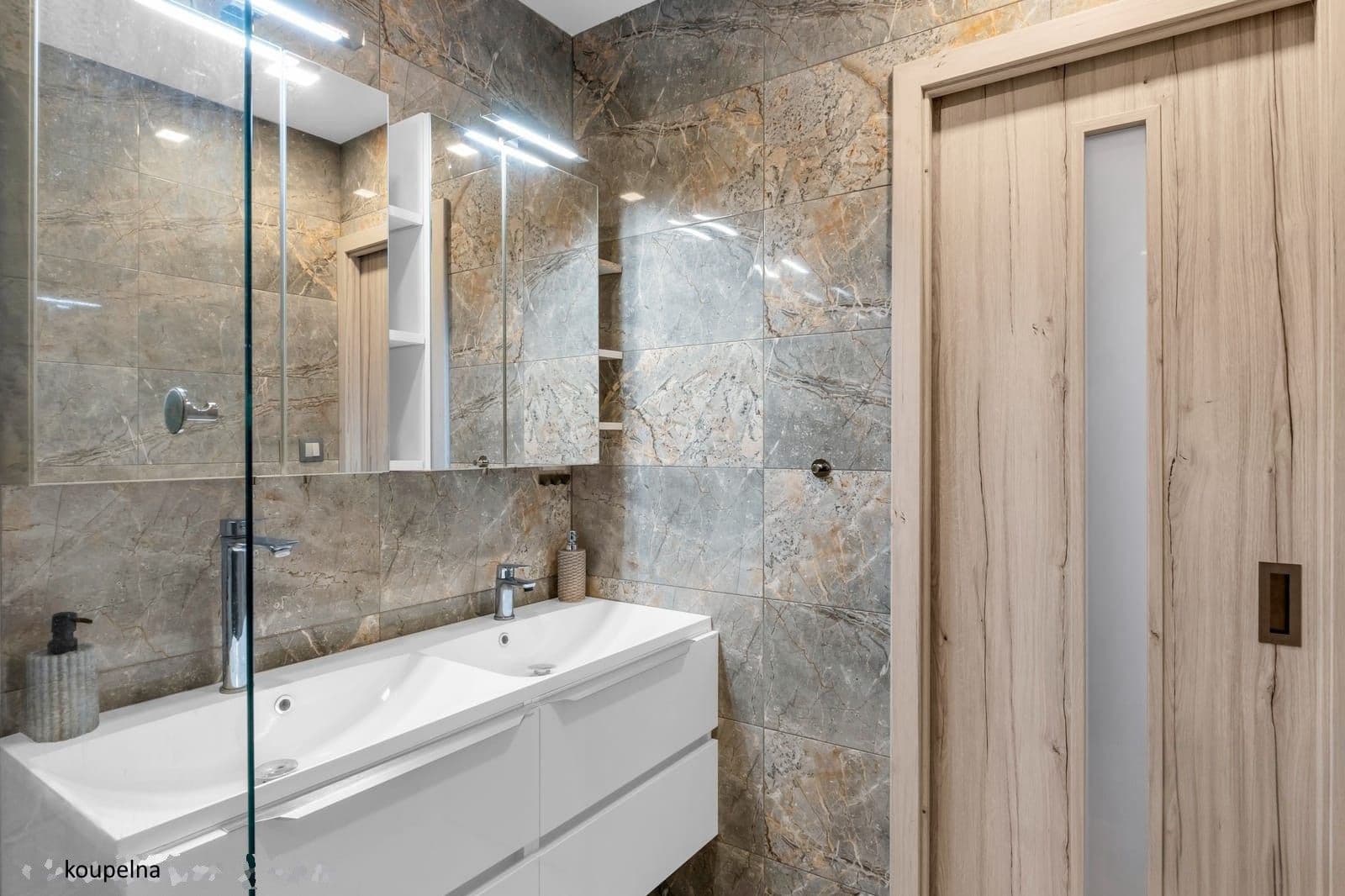 Prenájom bytu 4-izbový 78 m², Ohradní, Praha, Praha Prenájom bytu 4-izbový 78 m², Ohradní, Praha, Praha