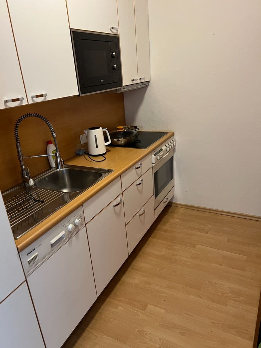 Prenájom bytu 2-izbový 48 m², Chotovická, Praha, Praha Prenájom bytu 2-izbový 48 m², Chotovická, Praha, Praha