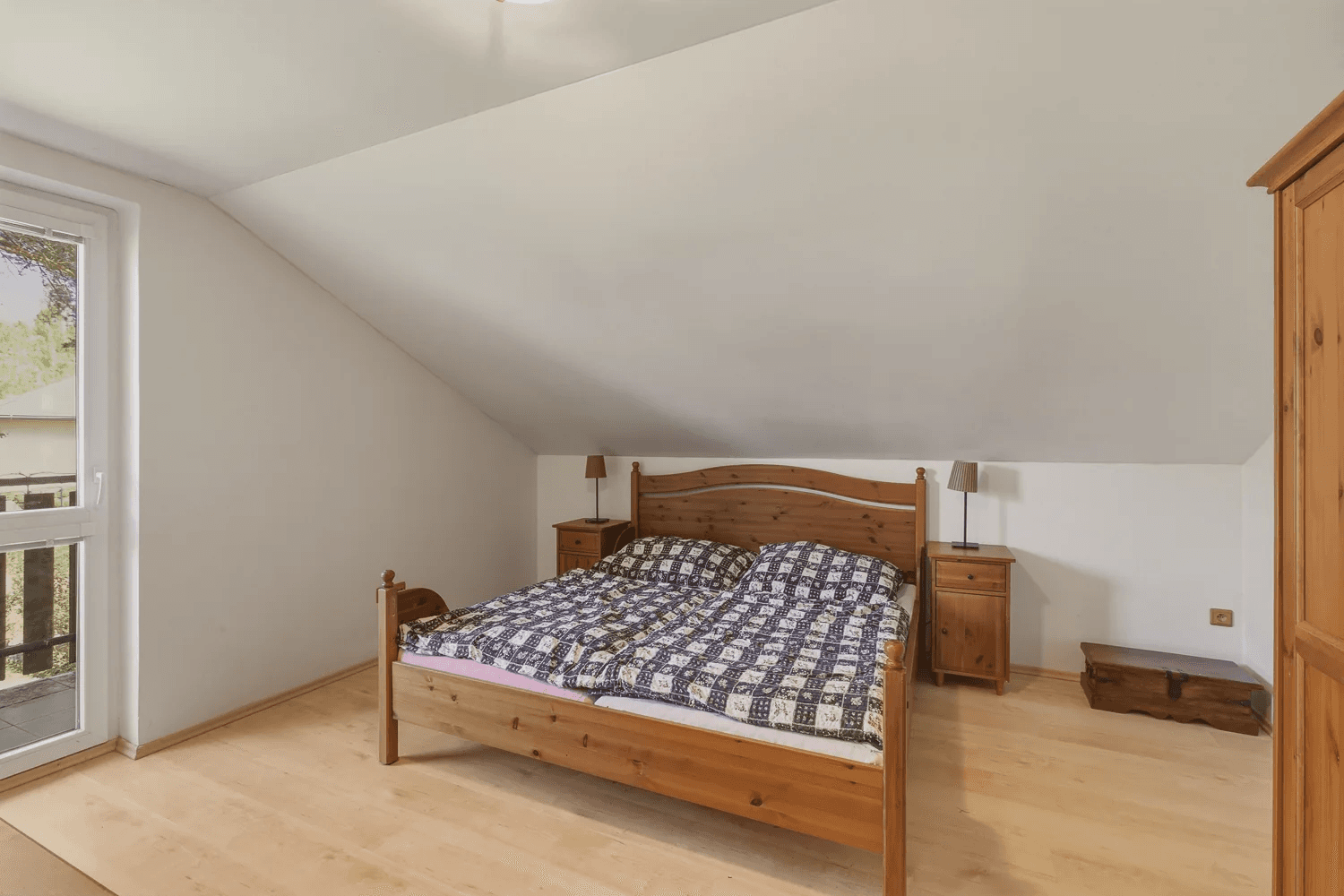 Predaj rekreačného objektu 155 m², pozemok 705 m², Slapy, Středočeský kraj Predaj rekreačného objektu 155 m², pozemok 705 m², Slapy, Středočeský kraj