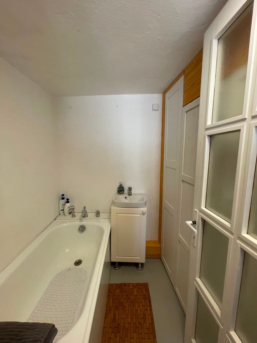 Prenájom bytu 1-izbový 38 m², Prachovská, Praha, Praha Prenájom bytu 1-izbový 38 m², Prachovská, Praha, Praha