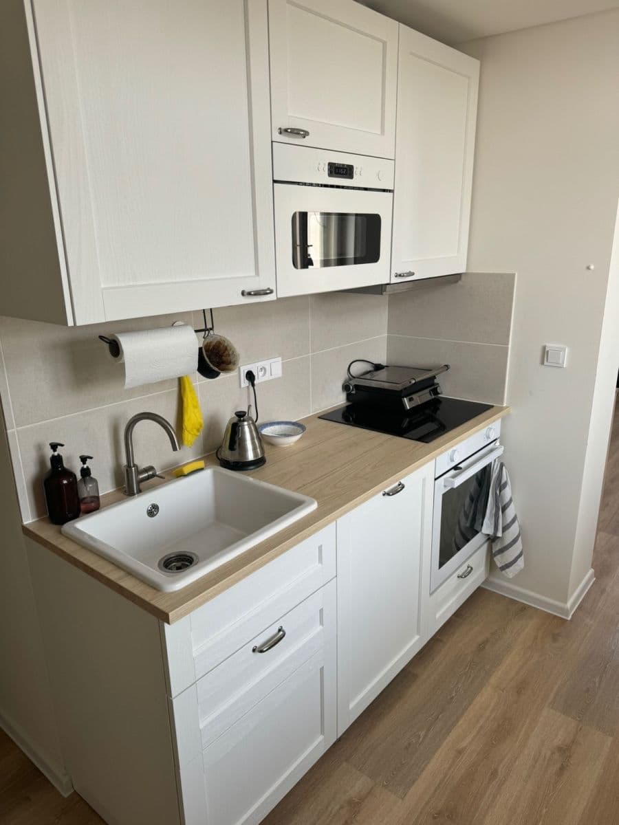 Prenájom bytu 1-izbový 69 m², Grafická, Praha, Praha Prenájom bytu 1-izbový 69 m², Grafická, Praha, Praha