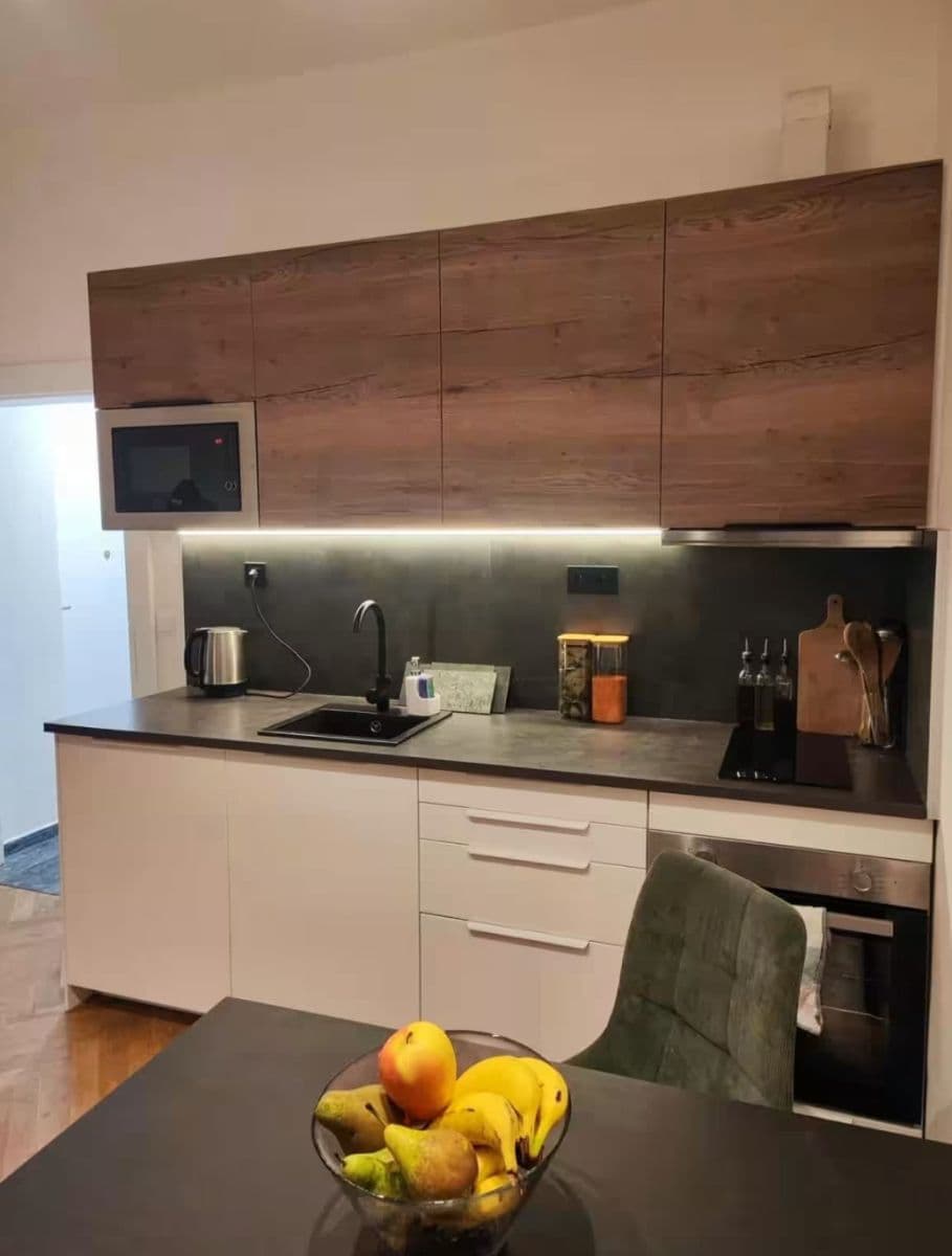 Prenájom bytu 27 m², Žerotínova, Praha, Praha Prenájom bytu 27 m², Žerotínova, Praha, Praha