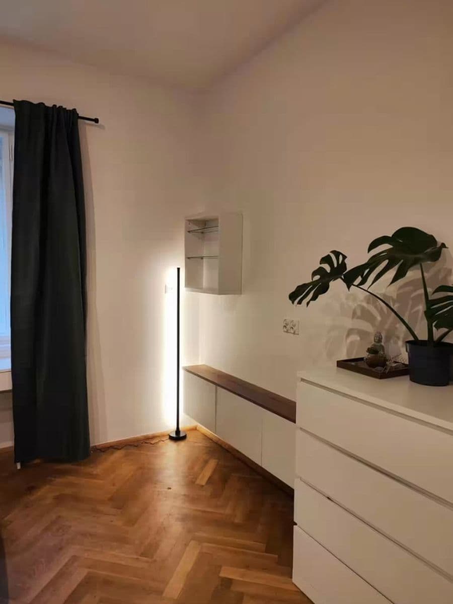 Prenájom bytu 27 m², Žerotínova, Praha, Praha Prenájom bytu 27 m², Žerotínova, Praha, Praha