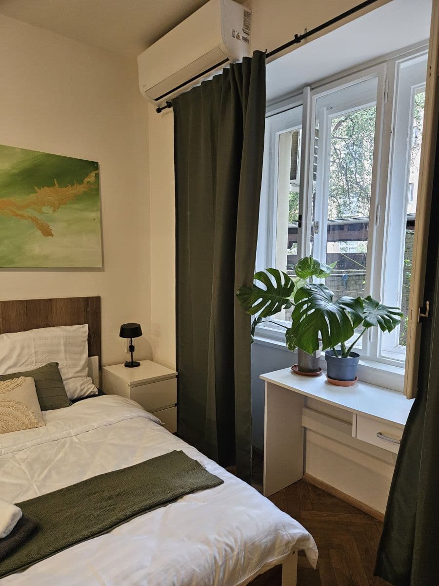 Prenájom bytu 27 m², Žerotínova, Praha, Praha Prenájom bytu 27 m², Žerotínova, Praha, Praha