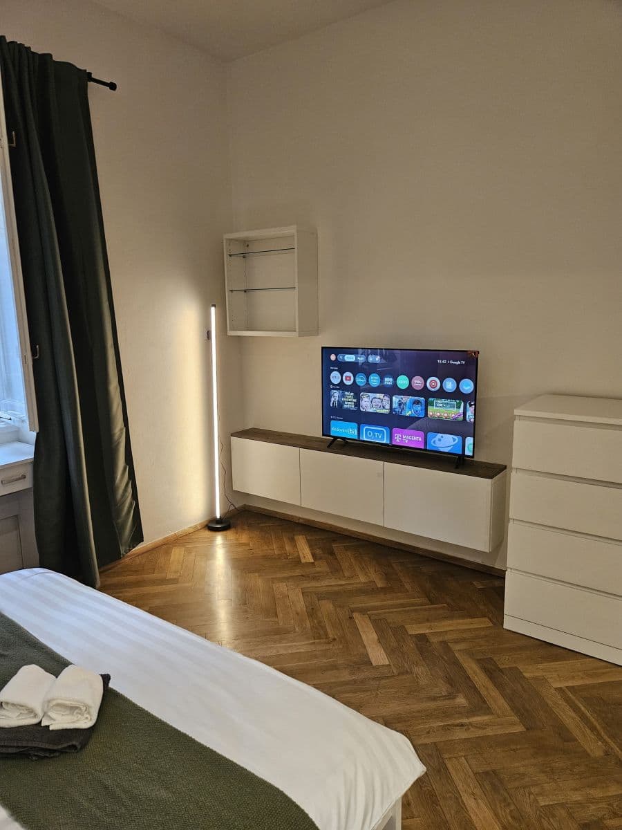 Prenájom bytu 27 m², Žerotínova, Praha, Praha Prenájom bytu 27 m², Žerotínova, Praha, Praha