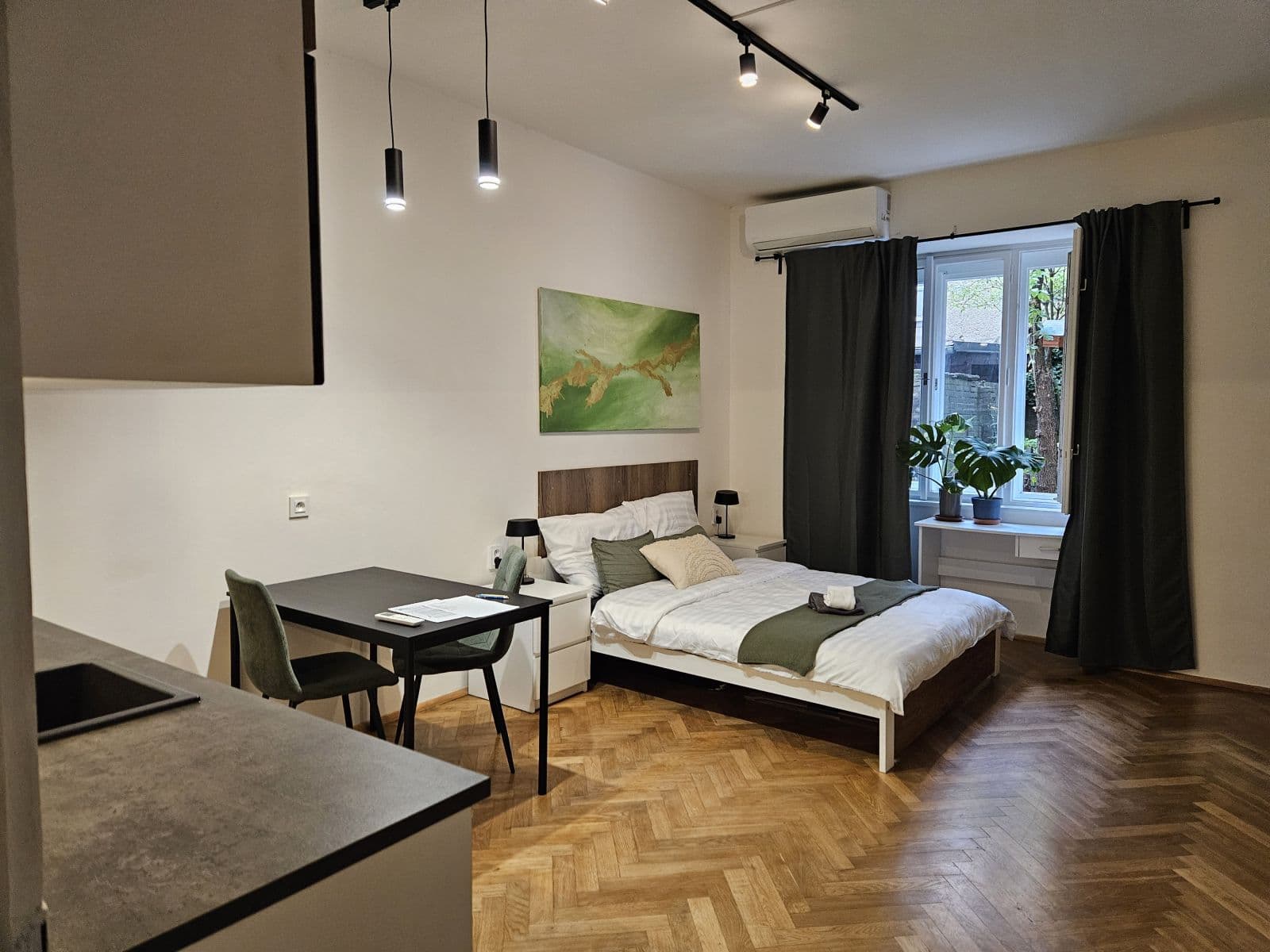 Prenájom bytu 27 m², Žerotínova, Praha, Praha Prenájom bytu 27 m², Žerotínova, Praha, Praha
