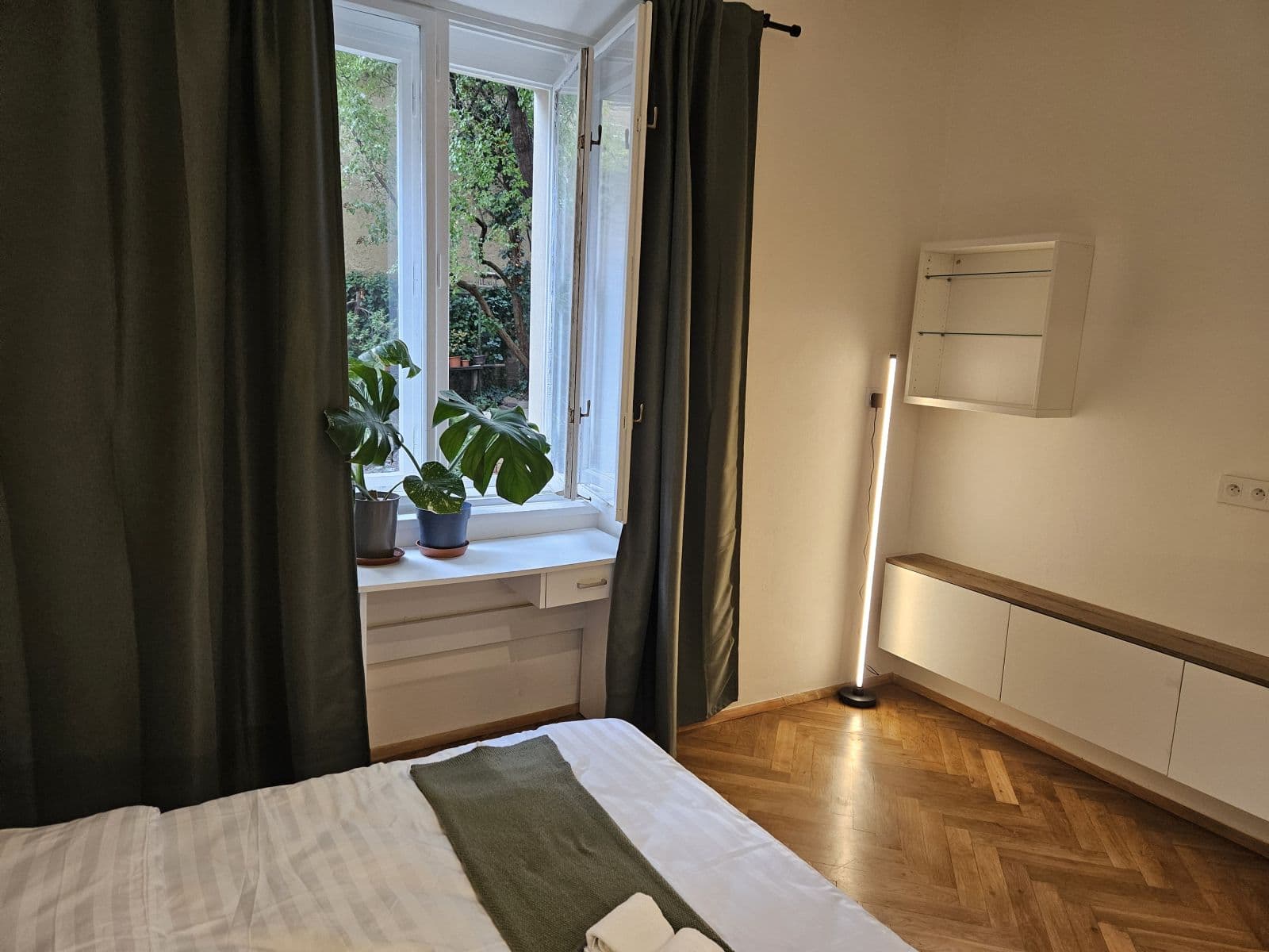 Prenájom bytu 27 m², Žerotínova, Praha, Praha Prenájom bytu 27 m², Žerotínova, Praha, Praha