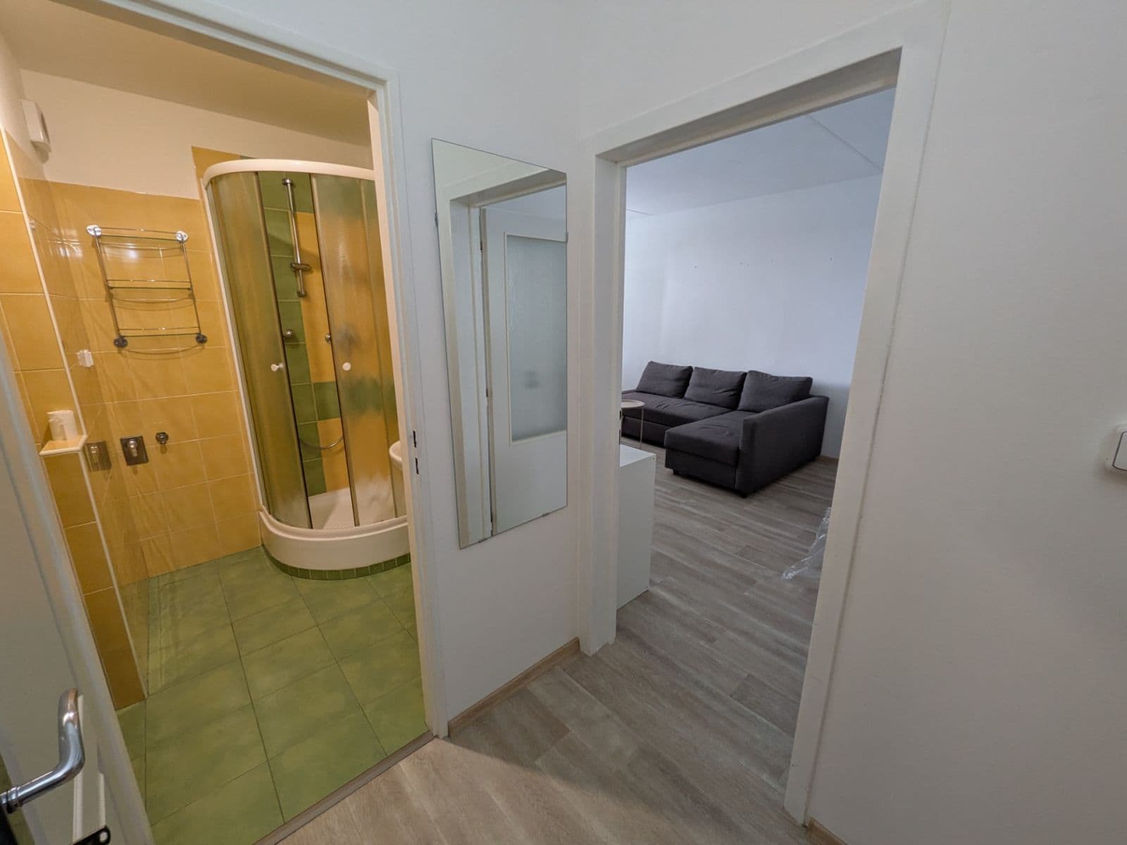 Prenájom bytu 1-izbový 35 m², Valentova, Praha, Praha Prenájom bytu 1-izbový 35 m², Valentova, Praha, Praha