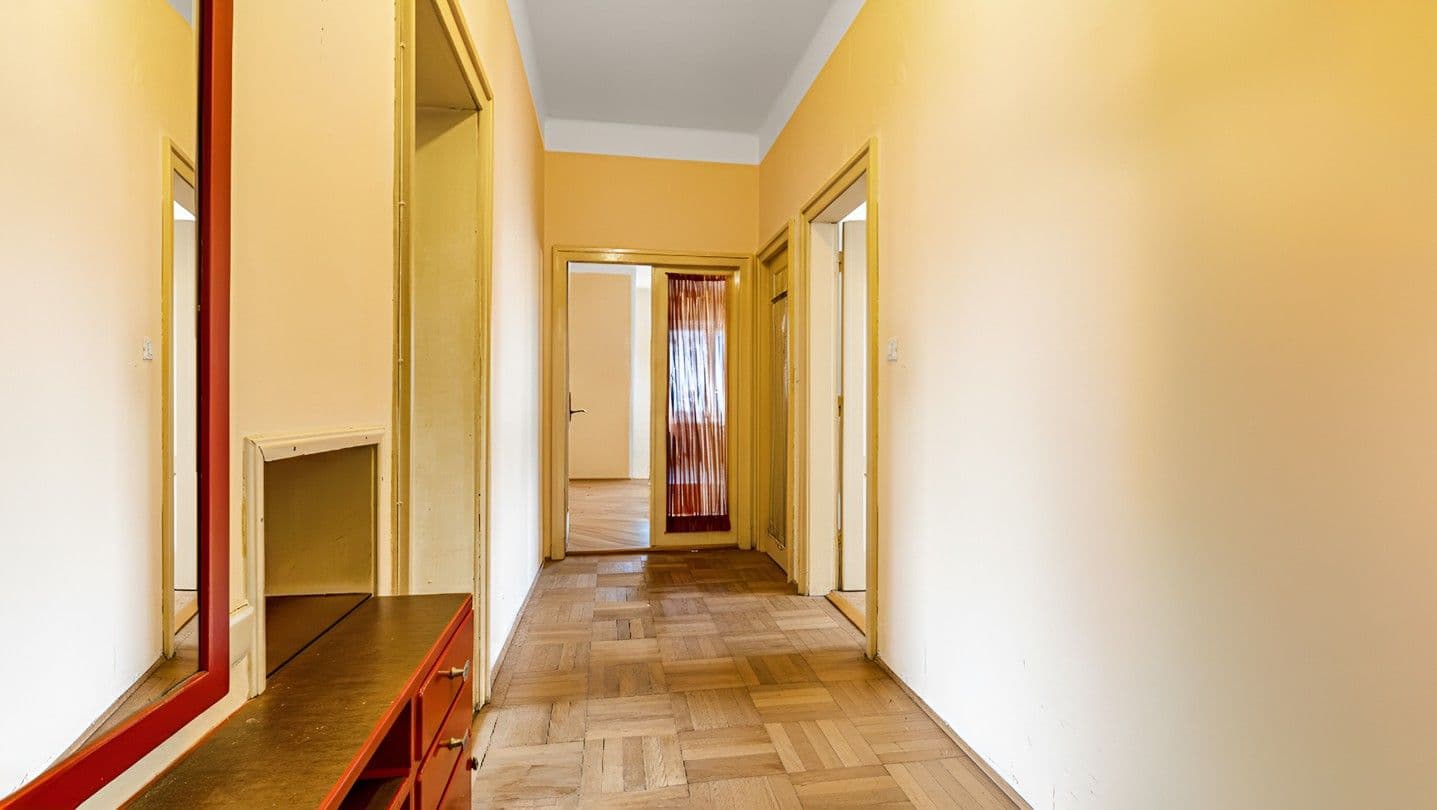 Predaj bytu 4-izbový 131 m², V Aleji, Jablonec nad Nisou, Liberecký kraj Predaj bytu 4-izbový 131 m², V Aleji, Jablonec nad Nisou, Liberecký kraj