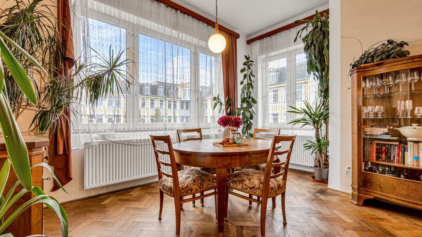Predaj bytu 4-izbový 131 m², V Aleji, Jablonec nad Nisou, Liberecký kraj Predaj bytu 4-izbový 131 m², V Aleji, Jablonec nad Nisou, Liberecký kraj