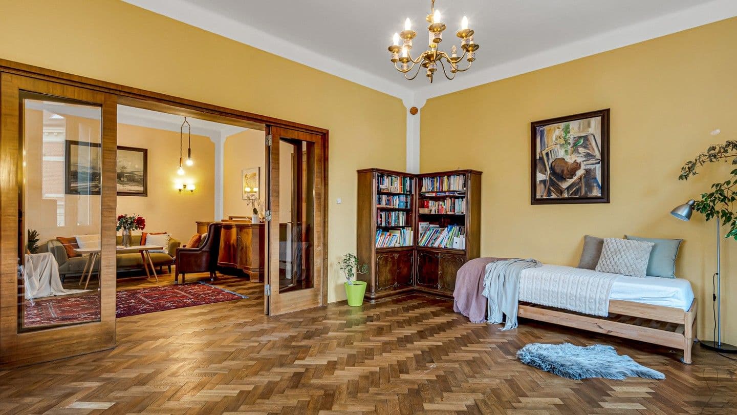 Predaj bytu 4-izbový 131 m², V Aleji, Jablonec nad Nisou, Liberecký kraj Predaj bytu 4-izbový 131 m², V Aleji, Jablonec nad Nisou, Liberecký kraj