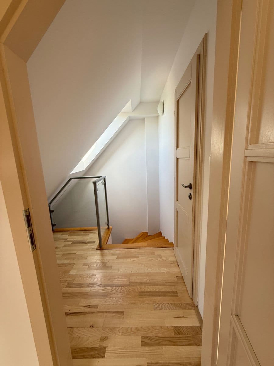 Prenájom bytu 85 m², Na Pískách, Praha, Praha Prenájom bytu 85 m², Na Pískách, Praha, Praha