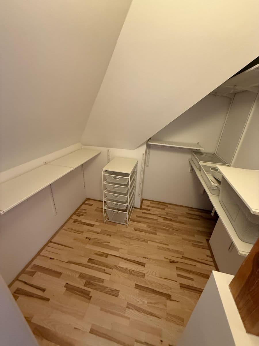 Prenájom bytu 85 m², Na Pískách, Praha, Praha Prenájom bytu 85 m², Na Pískách, Praha, Praha