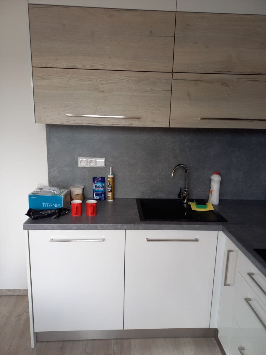 Prenájom bytu 3-izbový 65 m², Družstevní, Lomnice, Jihomoravský kraj Prenájom bytu 3-izbový 65 m², Družstevní, Lomnice, Jihomoravský kraj