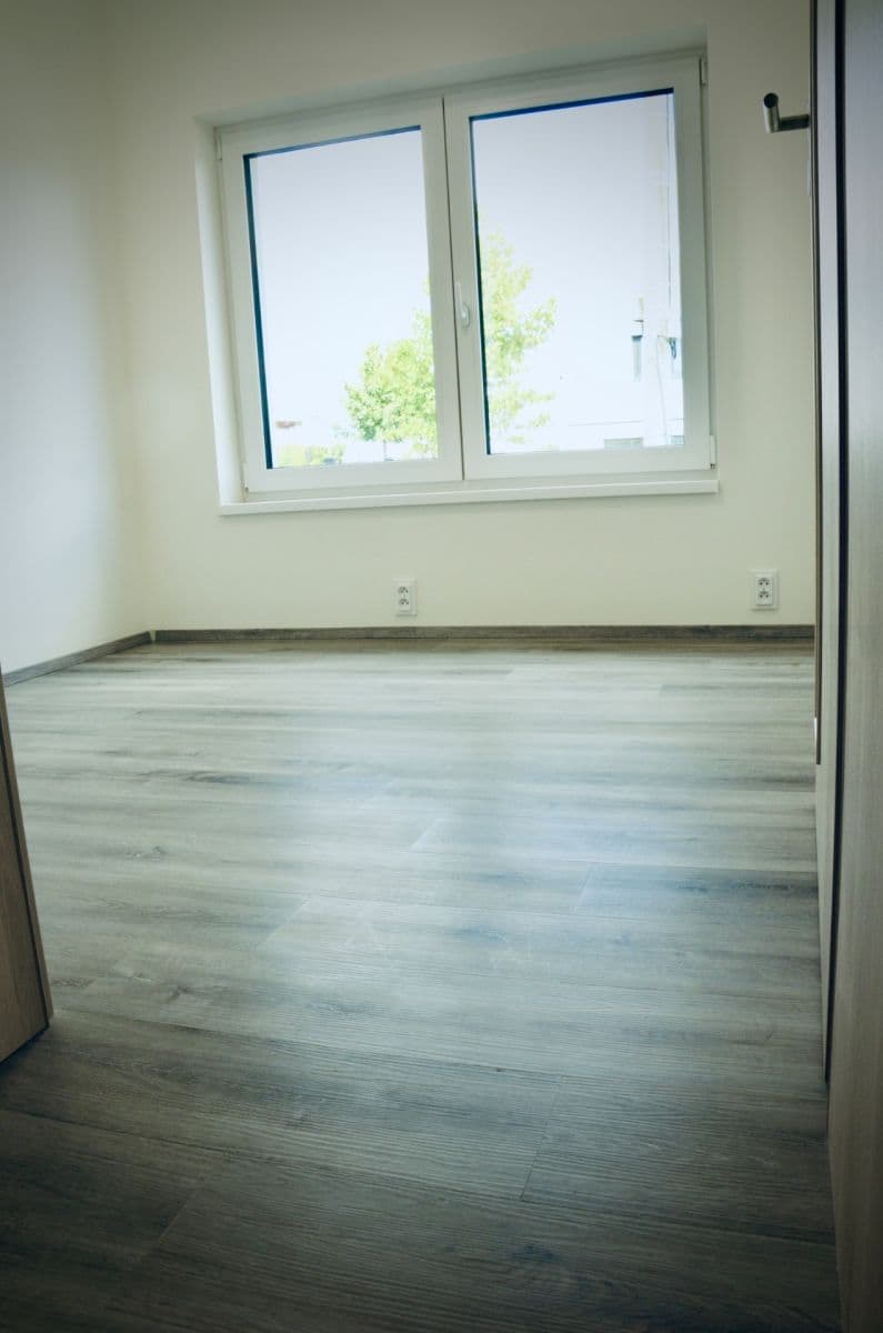 Prenájom bytu 3-izbový 52 m², Vranov, Středočeský kraj Prenájom bytu 3-izbový 52 m², Vranov, Středočeský kraj