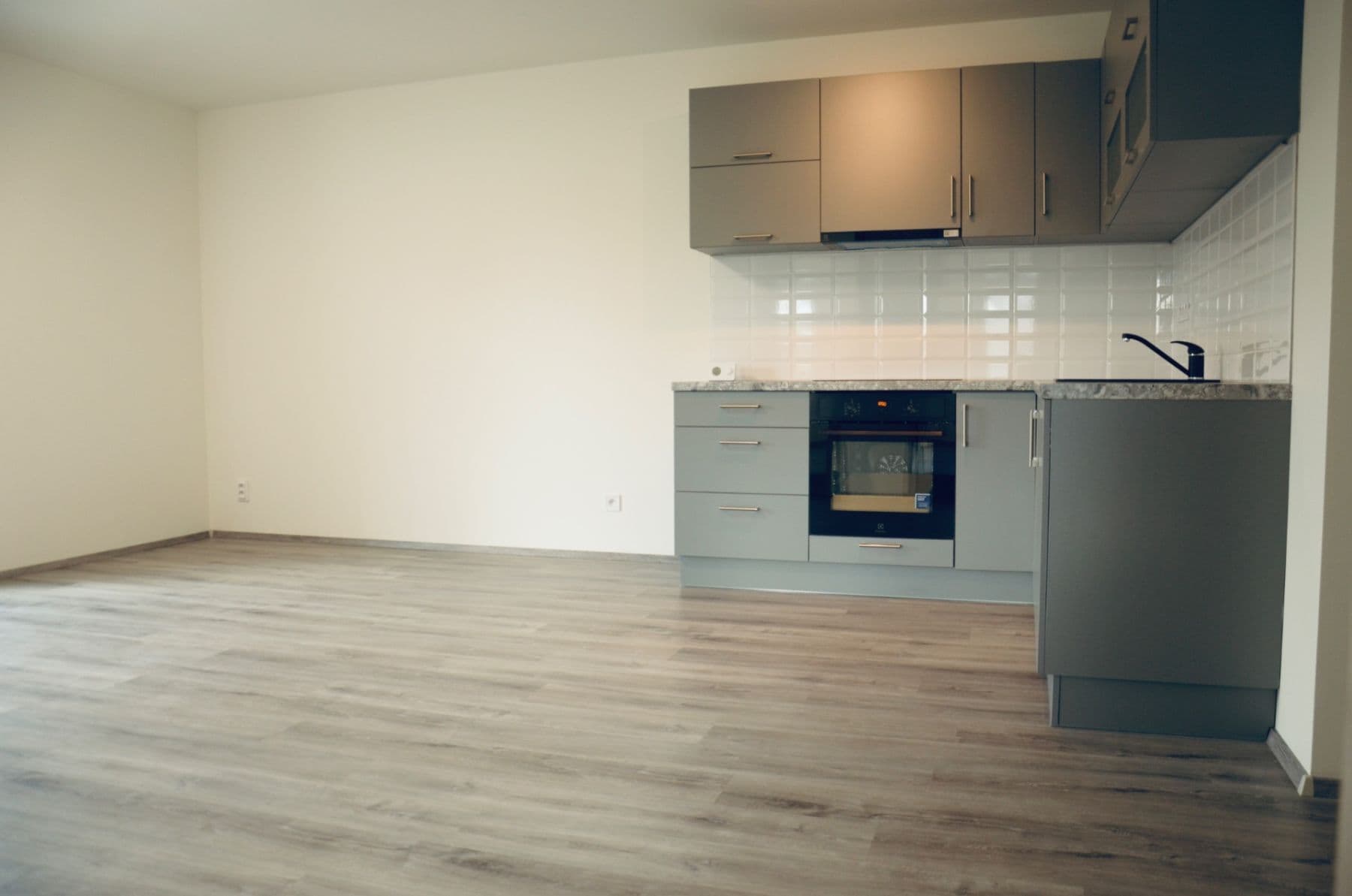 Prenájom bytu 3-izbový 52 m², Vranov, Středočeský kraj Prenájom bytu 3-izbový 52 m², Vranov, Středočeský kraj