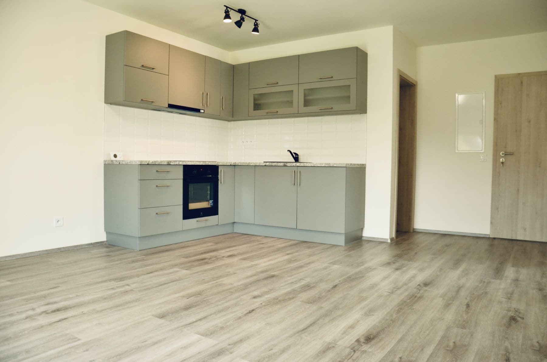 Prenájom bytu 3-izbový 52 m², Vranov, Středočeský kraj Prenájom bytu 3-izbový 52 m², Vranov, Středočeský kraj
