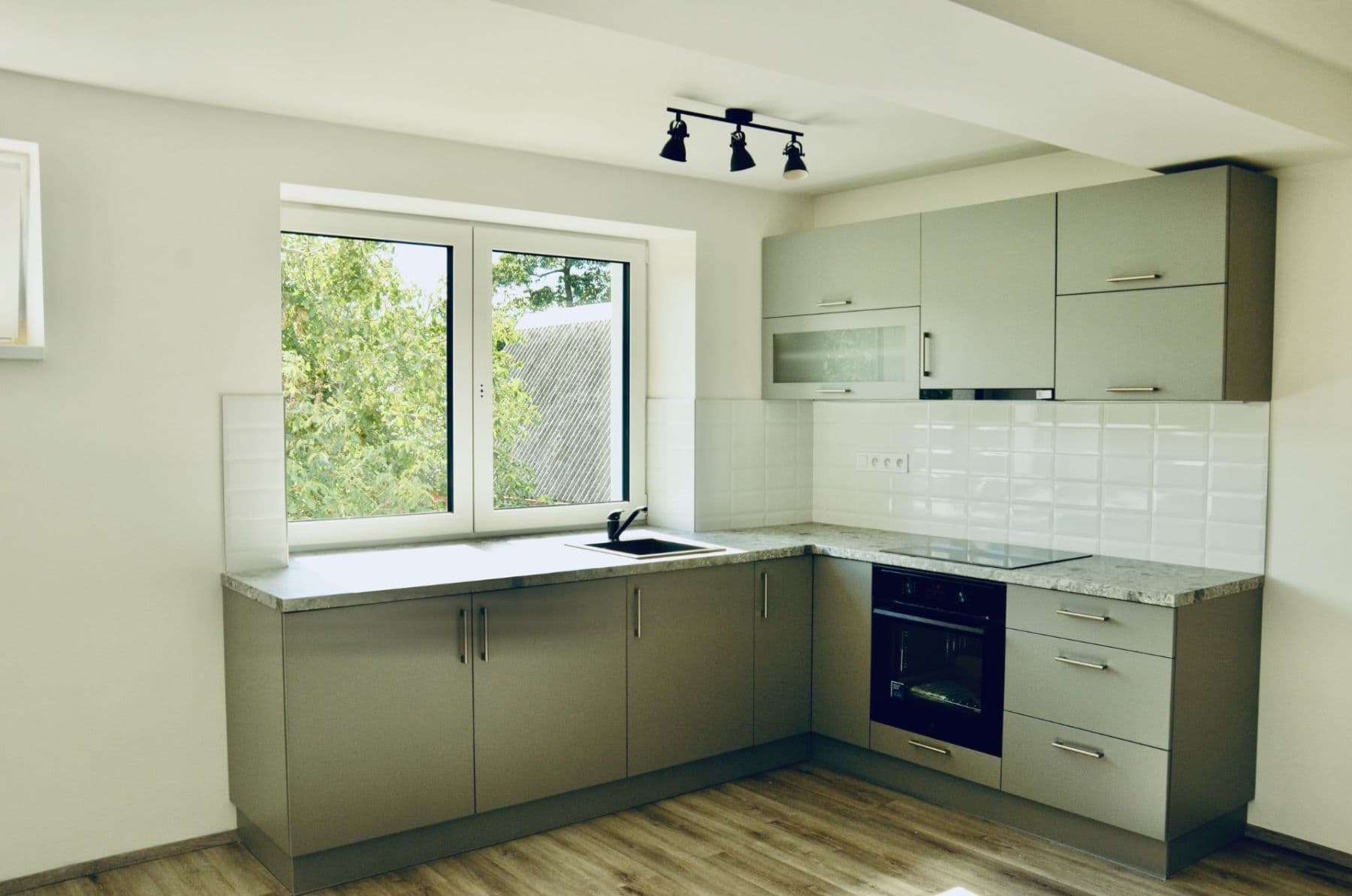 Prenájom bytu 2-izbový 75 m², Vranov, Středočeský kraj Prenájom bytu 2-izbový 75 m², Vranov, Středočeský kraj