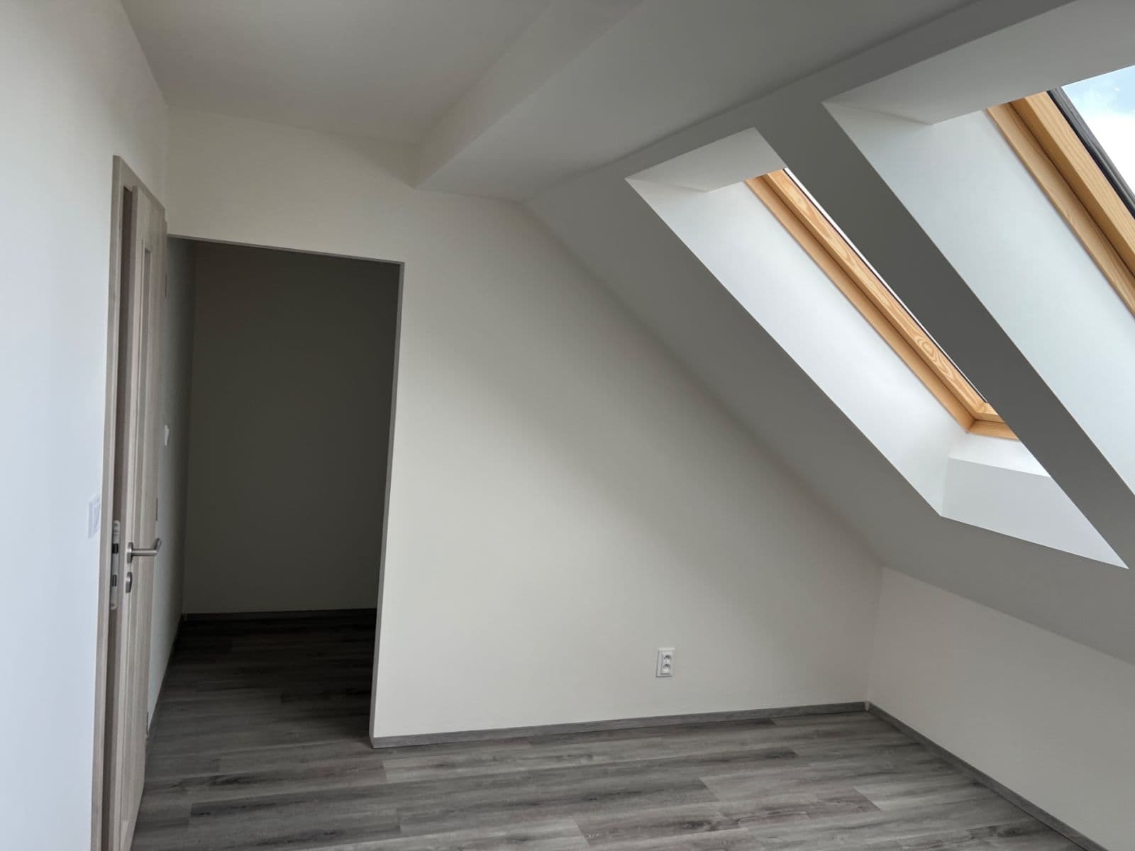 Prenájom bytu 2-izbový 75 m², Vranov, Středočeský kraj Prenájom bytu 2-izbový 75 m², Vranov, Středočeský kraj