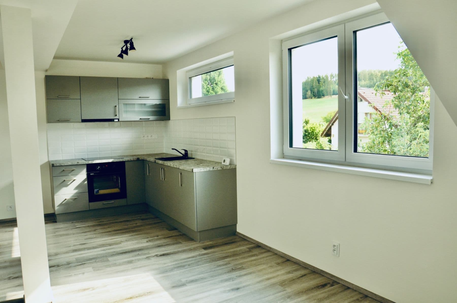 Prenájom bytu 2-izbový 52 m², Vranov, Středočeský kraj Prenájom bytu 2-izbový 52 m², Vranov, Středočeský kraj