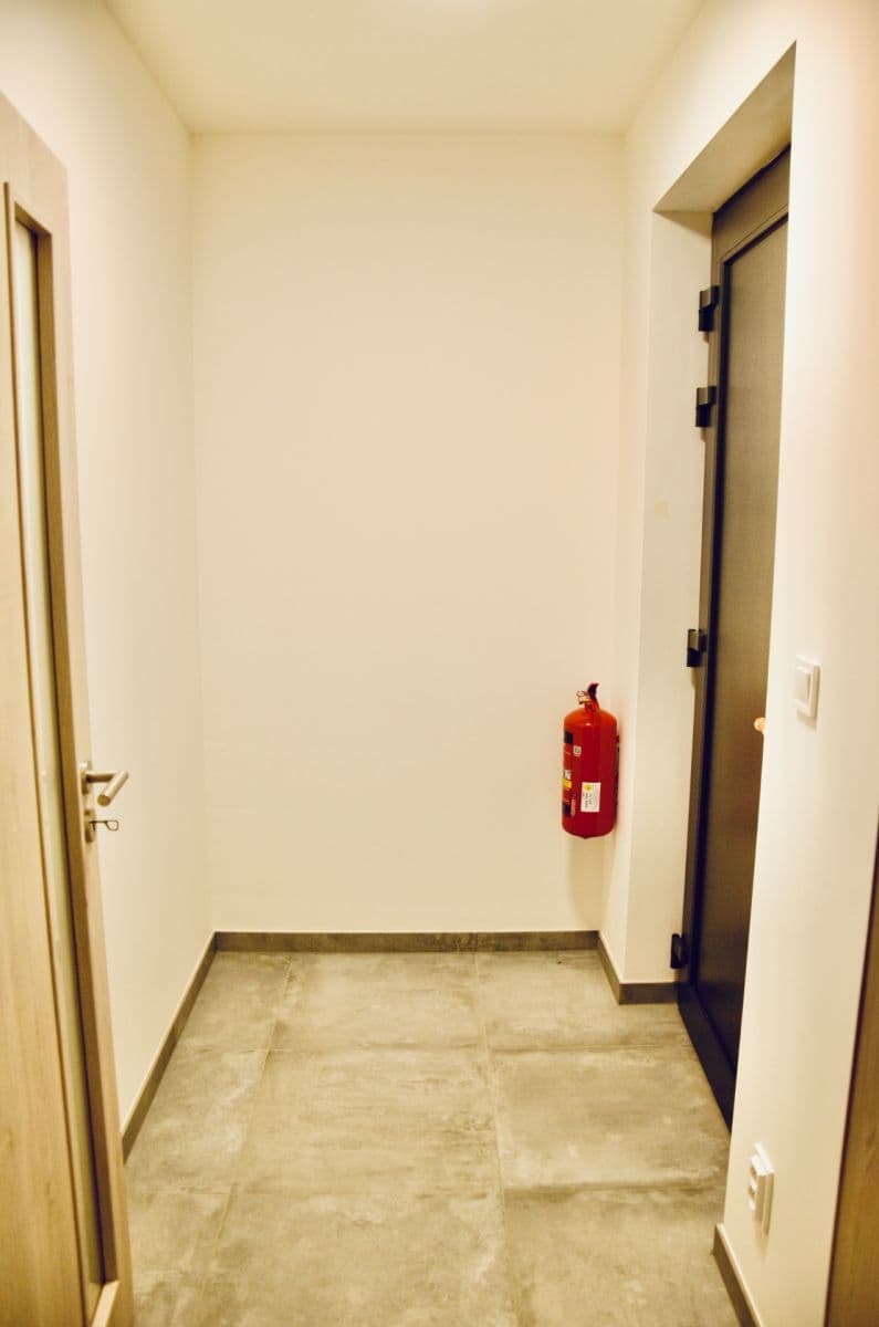 Prenájom bytu 4-izbový 74 m², Vranov, Středočeský kraj Prenájom bytu 4-izbový 74 m², Vranov, Středočeský kraj