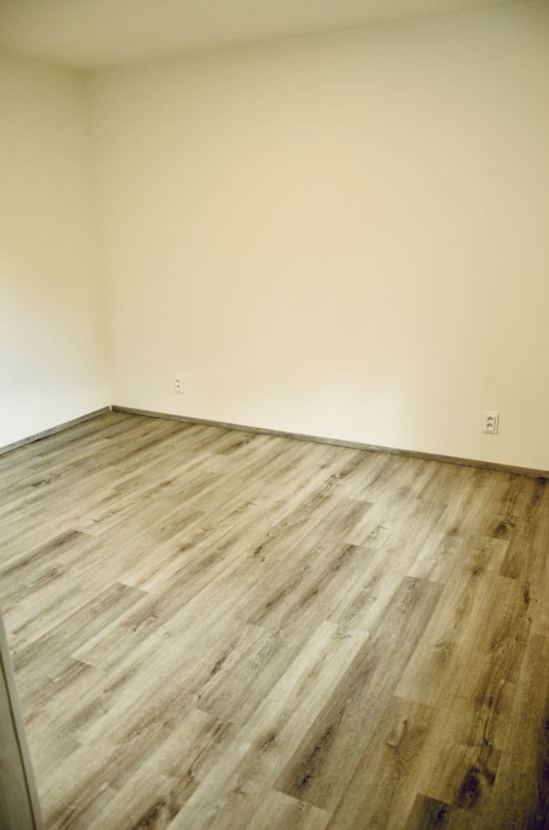 Prenájom bytu 4-izbový 74 m², Vranov, Středočeský kraj Prenájom bytu 4-izbový 74 m², Vranov, Středočeský kraj