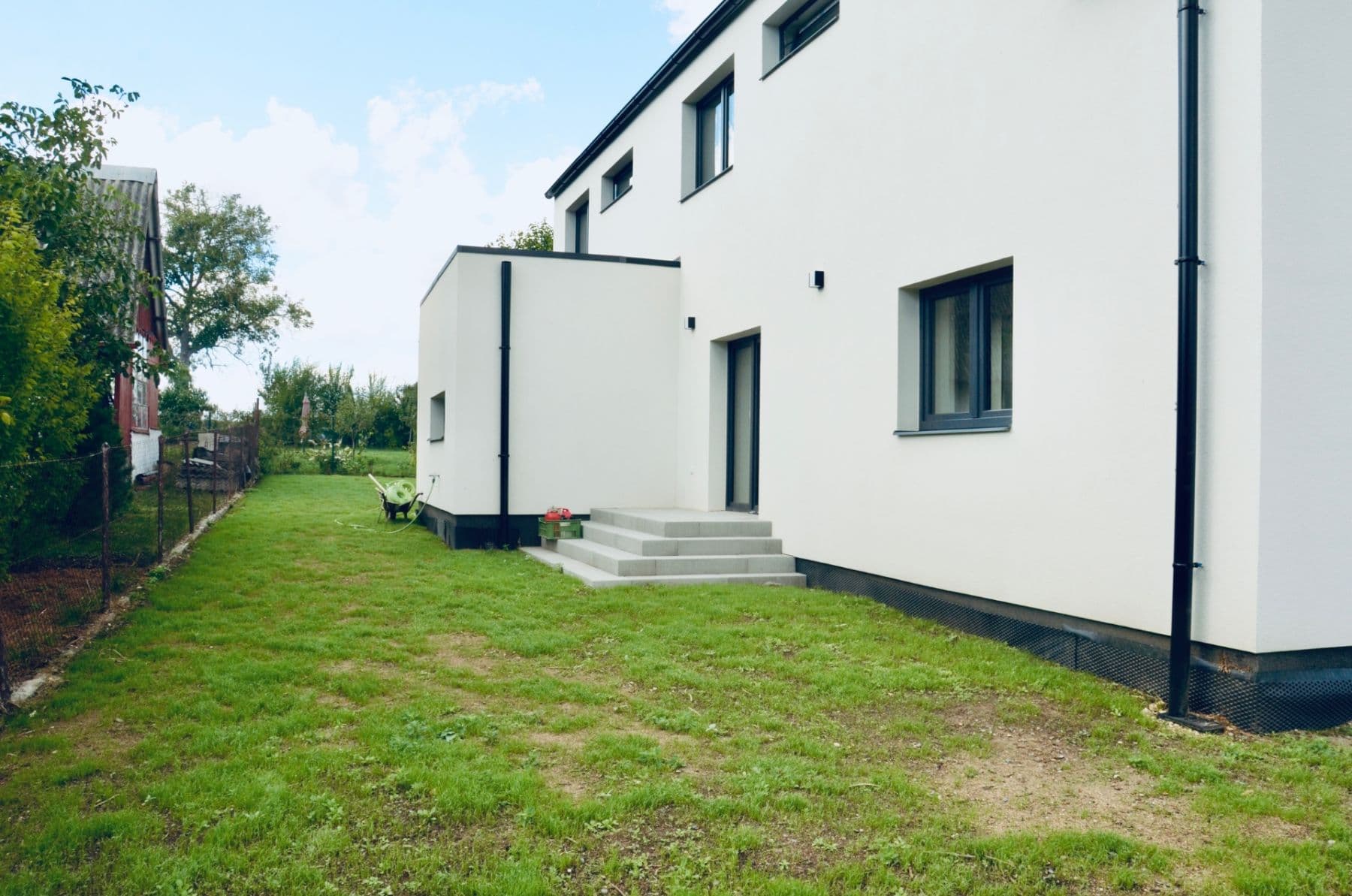 Prenájom bytu 4-izbový 74 m², Vranov, Středočeský kraj Prenájom bytu 4-izbový 74 m², Vranov, Středočeský kraj