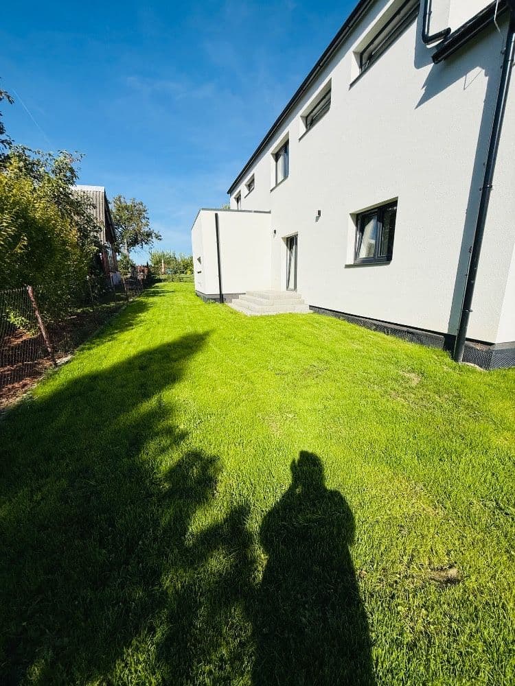 Prenájom bytu 3-izbový 74 m², Vranov, Středočeský kraj Prenájom bytu 3-izbový 74 m², Vranov, Středočeský kraj