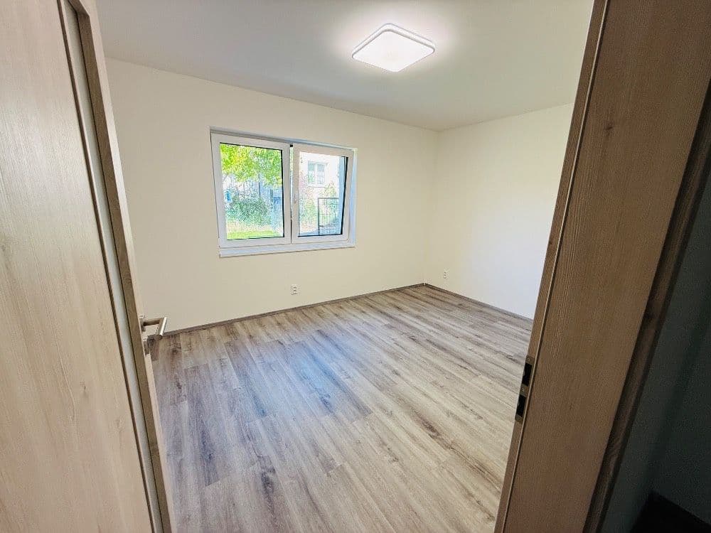 Prenájom bytu 3-izbový 74 m², Vranov, Středočeský kraj Prenájom bytu 3-izbový 74 m², Vranov, Středočeský kraj