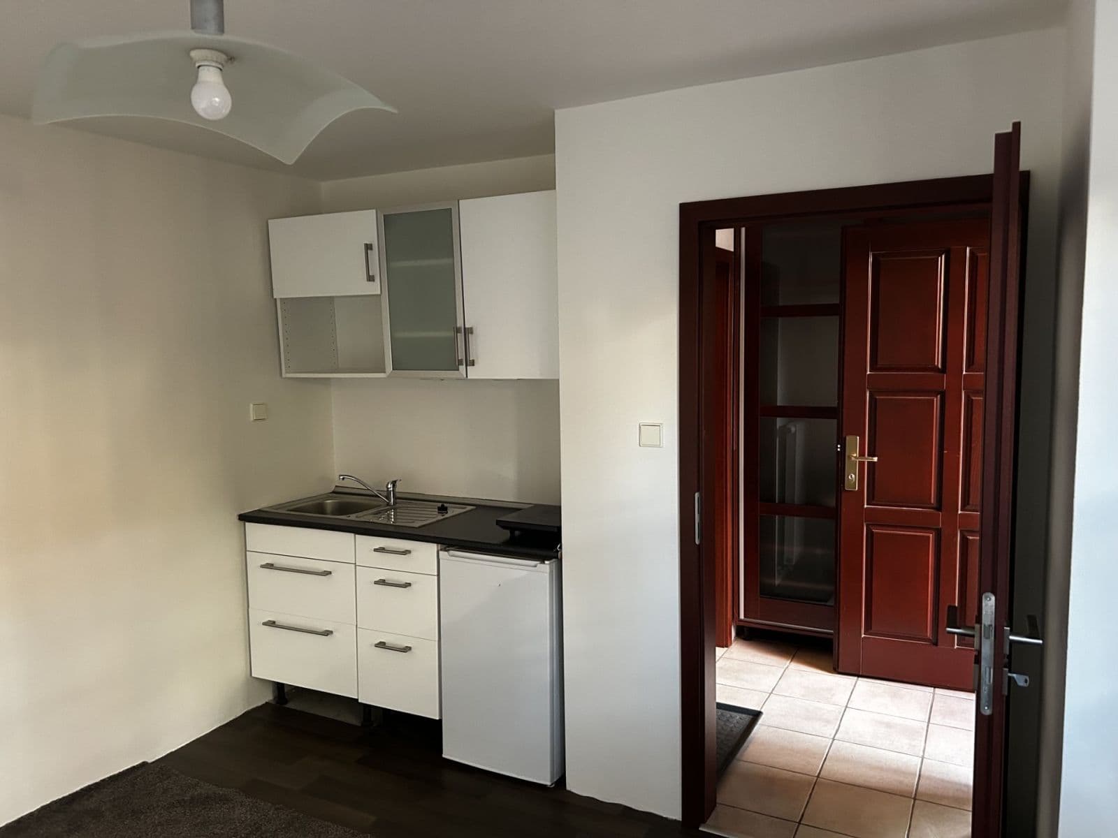 Prenájom bytu 1-izbový 19 m², Smíchovská, Praha, Praha Prenájom bytu 1-izbový 19 m², Smíchovská, Praha, Praha