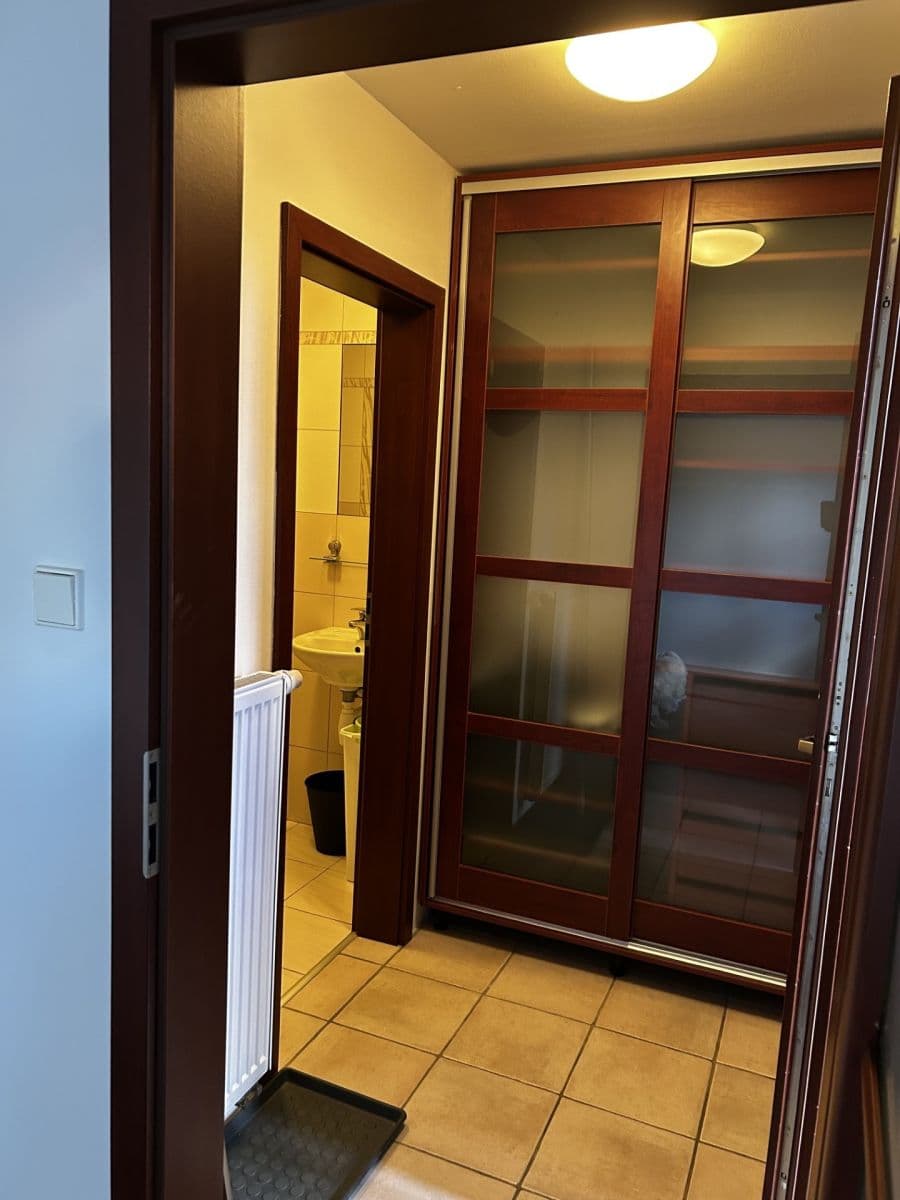 Prenájom bytu 1-izbový 19 m², Smíchovská, Praha, Praha Prenájom bytu 1-izbový 19 m², Smíchovská, Praha, Praha