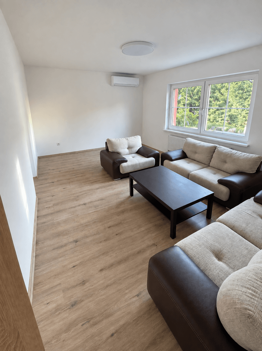 Prenájom domu 173 m², pozemok 2.828 m², Žeravice, Jihomoravský kraj Prenájom domu 173 m², pozemok 2.828 m², Žeravice, Jihomoravský kraj